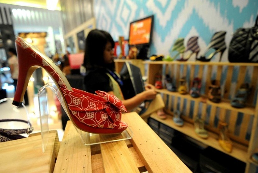 Products of small medium enterprise (SME) are on display in an exhibition in Jakarta. (illustration)  