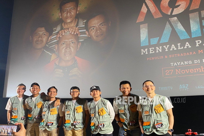 Produser bersama kuartet komedi Agak Laen dalam konferensi pers perilisan trailer film Agak Laen: Menyala Pantiku di XXI Plaza Senayan, Jakarta, Rabu (8/10/2025).