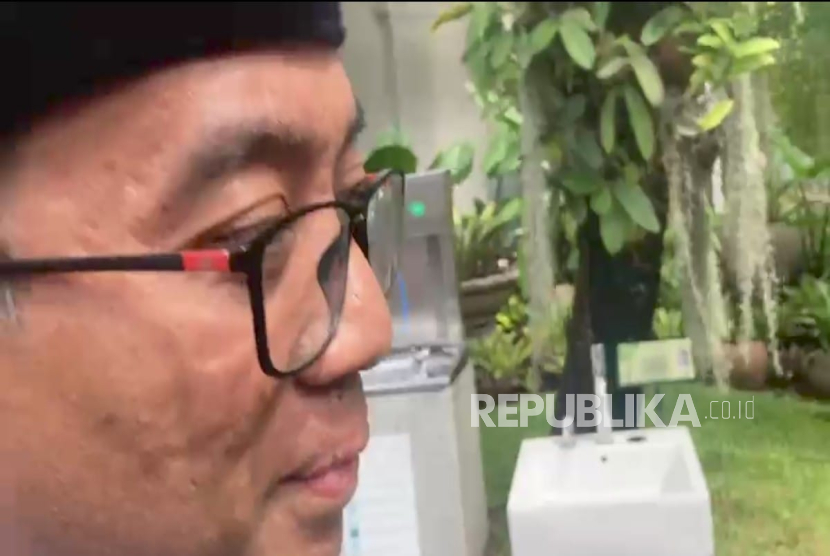 Prof Brian Yuliarto yang dikabarkan menjadi Menteri Pendidikan Tinggi, Sains, dan Teknologi Prof (Mendiktisaintek)   tiba di Kompleks Istana Kepresidenan Jakarta, Senin (19/2/2025). 