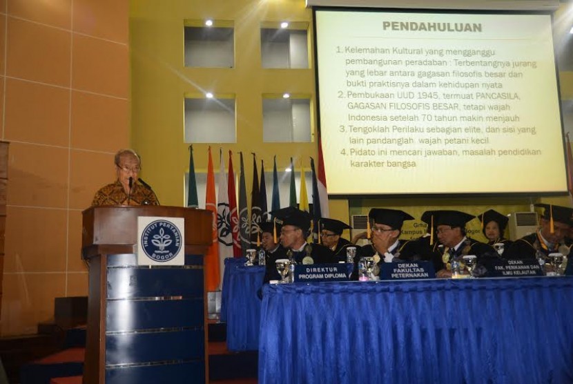 Prof Dr A Syafii Maarif saat menyampaikan orasi ilmiah di kampus IPB