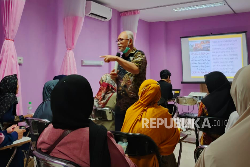 Prof dr Basuki Supartono saat mengisi skrining kesehatan di Jakarta. 