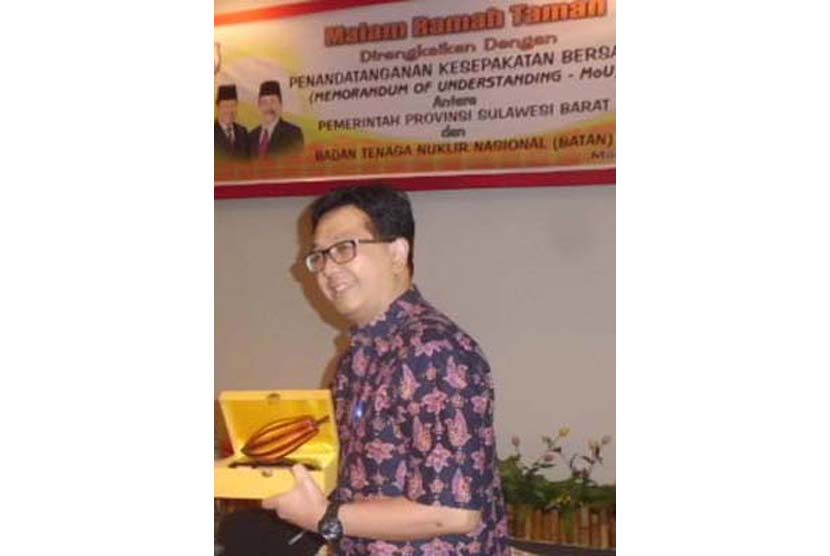 Prof Dr Djarot Sulistio Wisnubroto 