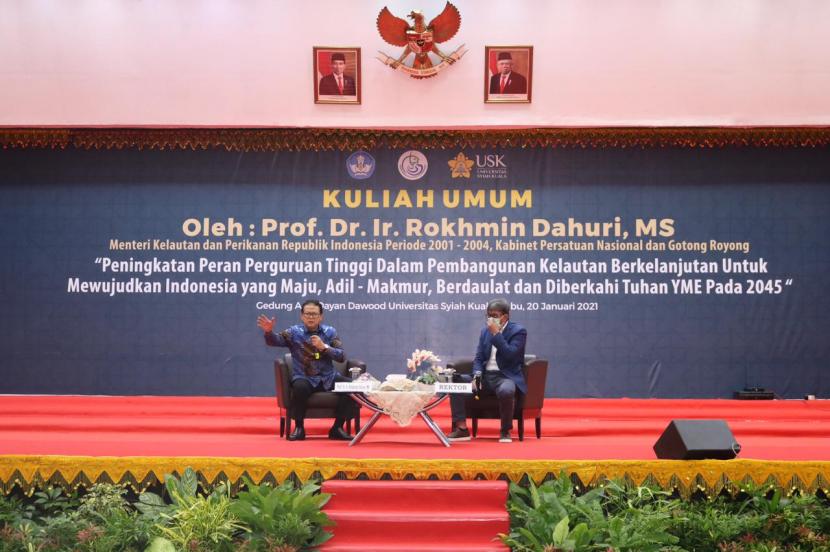 Prof Dr Ir Rokhmin Dahuri MS  memberikan kuliah umum di Universitas Syiah Kuala, Banda Aceh, Rabu (20/1). 