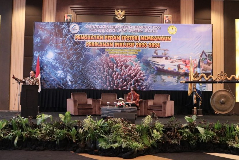 Prof Dr Ir Rokhmin Dahuri MS menjadi keyote speaker Pertemuan ke-2 Forum Pimpinan Perguruan Tinggi Perikanan dan Kelautan Indonesia (FP2TPKI) tahun 2019.