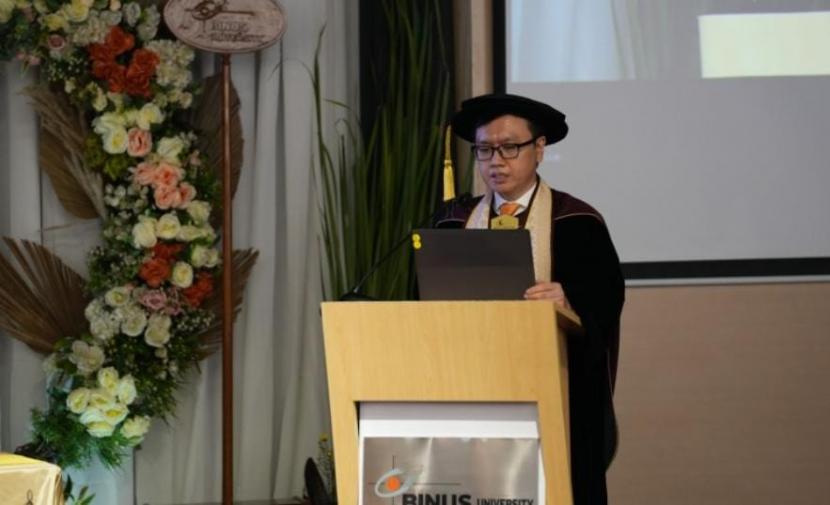 Prof. Dr. Juneman Abraham, S.Psi., M.Si. dikukuhkan sebagai Guru Besar Tetap bidang Psikologi Sosial Universitas Bina Nusantara (Binus), Auditorium Binus University Kampus Anggrek.