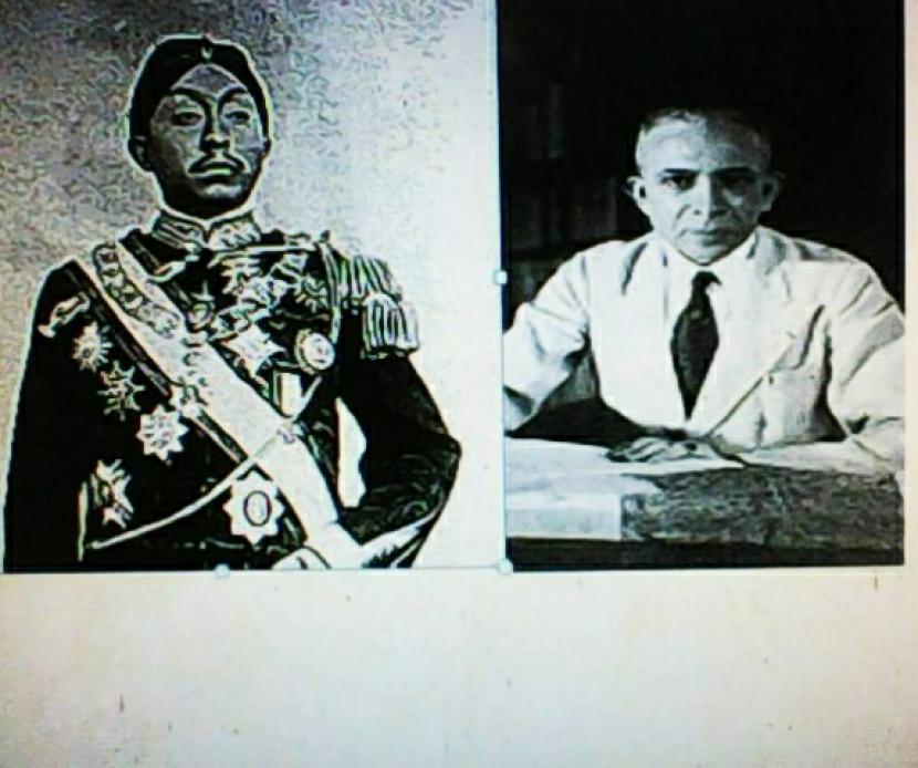 Prof DR Raden Mas Ngabehi Purbotjaroko (kiri) dan George Coedes