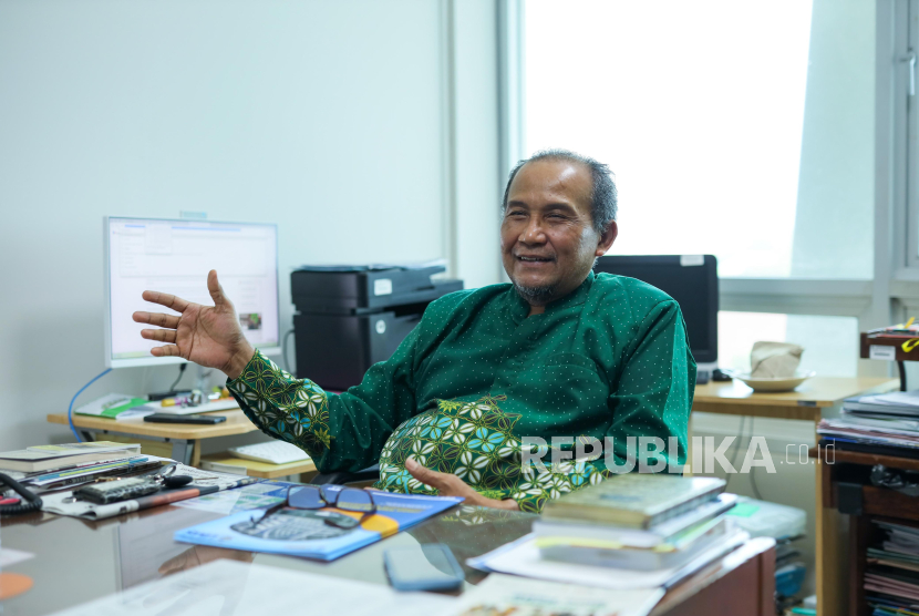 Prof Kuswaji Dwi Priyono