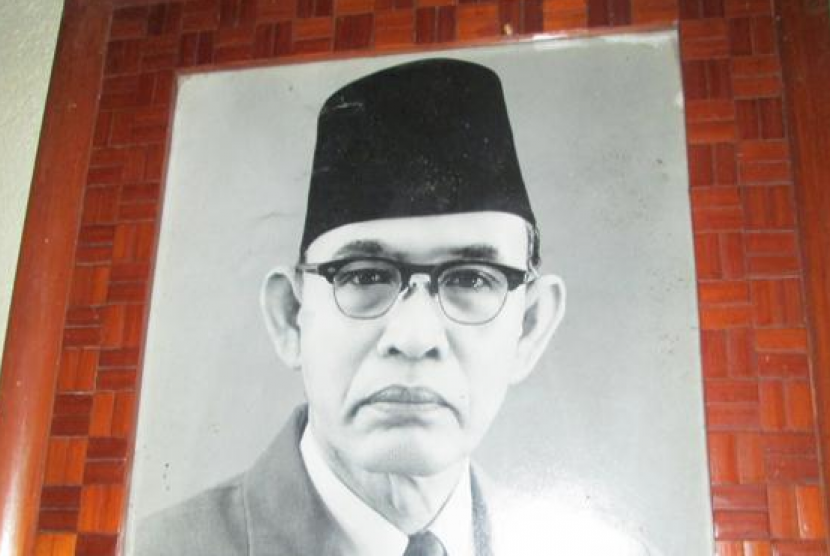 Mahmud Yunus, Pembaharu Pendidikan Bahasa Arab (2). Foto: Prof Mahmud Yunus kala jadi dekan ADIA