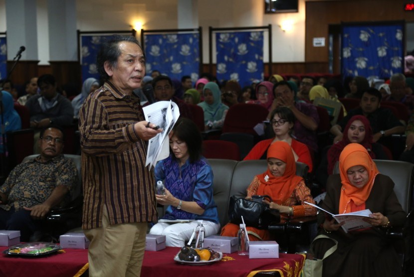 Prof Manabu Sato dari Gakusyuin University Japan menjelaskan Lesson Study di depan peserta ICLS.