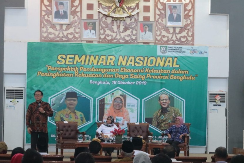 Prof Rokhmin Dahuri menjadi pembicara seminar nasional tentang pembangunan ekonomi kelautan di Bengkulu.