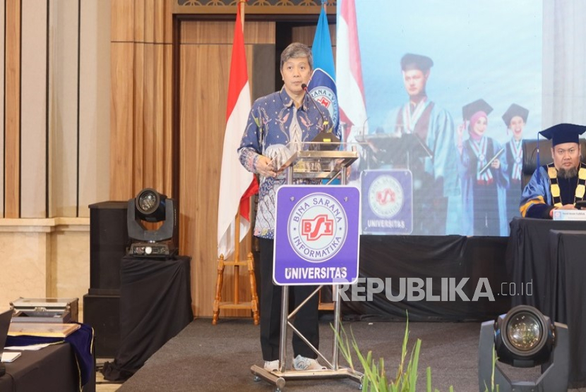 LLDIKTI Wilayah V Yogyakarta dan Pesan Masa Depan untuk Wisudawan UBSI