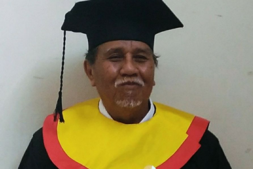 Professor Mohammad Istiadjid Edi Santoso.