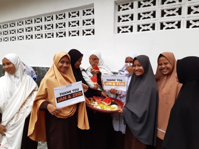 Progam Jumat Berkah BMH Sumut pada tanggal 4 Desember 2020 membagikan 670 paket yang disebarkan ke pesantren, masjid dan wearga dhuafa di Medan.