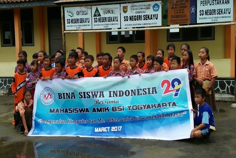 Program bina siswa Indonesia yang dilaksanakan oleh mahasiswa AMIK BSI Yogyakarta.  
