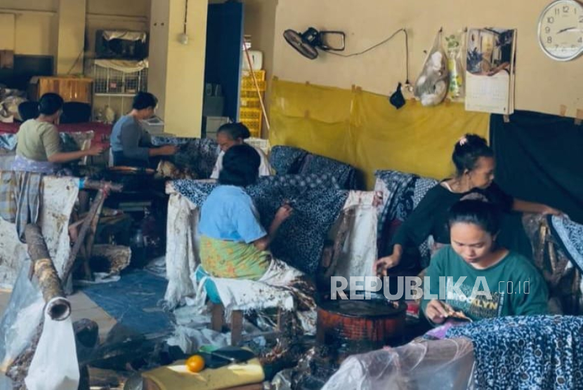 Program DPLK bjb siap dirancang sebagai solusi investasi jangka panjang yang sederhana, terjangkau, dan tidak mengikat cukup dengan iuran mulai dari Rp 50.000 per bulan, siapa pun sudah dapat memulai perencanaan masa pensiun.