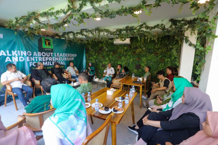 Program green action bertajuk talking about leadership and enterpreneurship for millenial, di kawasan Kota Lama Semarang, Jawa Tengah, Sabtu (6/5/2023).