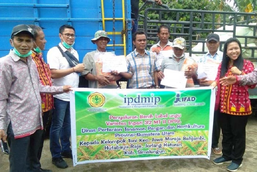 Program Integrasi Partisipasi Pertanian dan Manajemen Irigasi atau dikenal sebagai Integrated Participatory Development and Management of Irrigation Project (IPDMIP) berupaya mencetak petani penangkar benih padi di daerah irigasi melalui Sekolah Lapangan (SL).