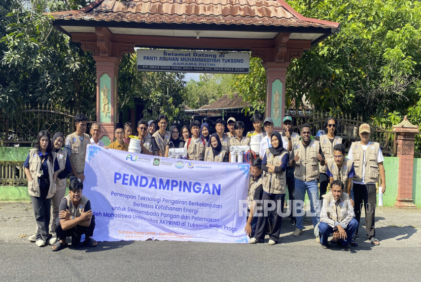 Program Pemberdayaan Masyarakat oleh Mahasiswa (PMM) Akprind University di Kalurahan Tuksono, Kapanewon Sentolo, Kabupaten Kulonprogo, DIY.