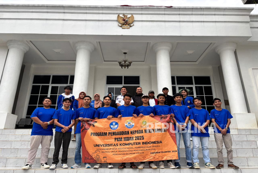 Program Pengabdian Kepada Masyarakat (PKM) Unikom. 