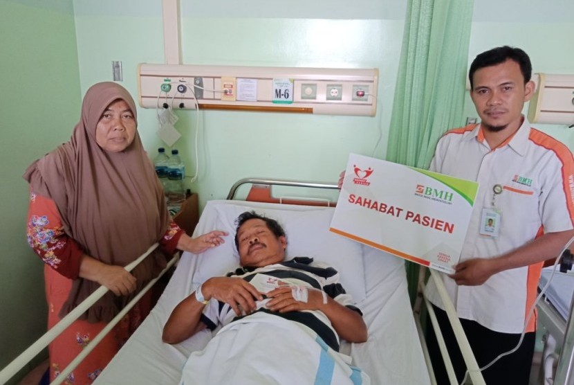 Program Sahabat Pasien BMH menyambangi pasien RSI Sultan Agung Semarang.