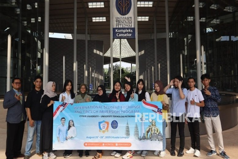 Program Student Mobilty memberikan pengalaman berharga bagi Reynata Azzahra, mahasiswi Prodi Sistem Informasi yang memperkaya pengetahuannnya serta keterampilan praktis dalam dunia fintech. 