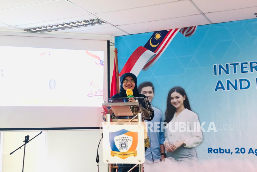 Program Studi (Prodi) Bisnis Digital Cyber University, Vivi Afifah.