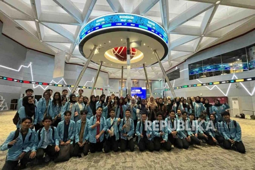 Program Studi (Prodi) Manajemen Fakultas Ekonomi dan Bisnis Universitas Nusa Mandiri (UNM) melaksanakan kunjungan edukatif ke Bursa Efek Indonesia (BEI), Kamis (20/11/2025). 