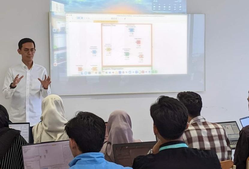 Program Studi (prodi) Sains Data di Kampus Digital Bisnis Universitas Nusa Mandiri (UNM) saat ini merupakan pilihan yang tepat bagi lulusan SMK dan SMA tahun 2024.