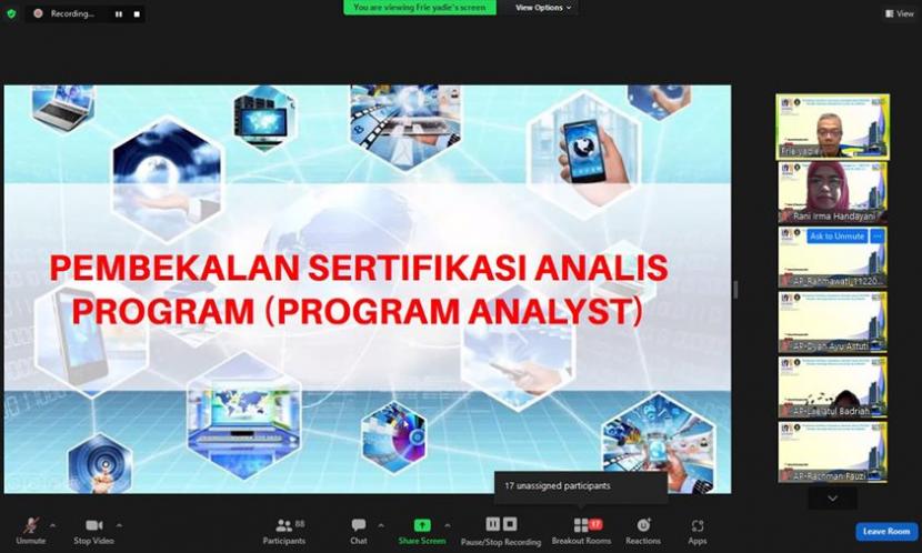 Program Studi (prodi) Sistem Informasi, Universitas Nusa Mandiri (UNM) sukses menyelenggarakan pembekalan sertifikasi kompetensi analis program. 