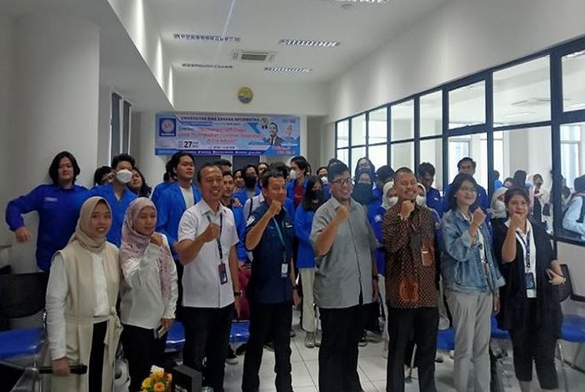 Program Studi (Prodi) Teknik Industri Universitas BSI (Bina Sarana Informatika) menggelar seminar tentang cara membangun SDM unggul untuk meningkatkan Customer Relationship Management (CRM).