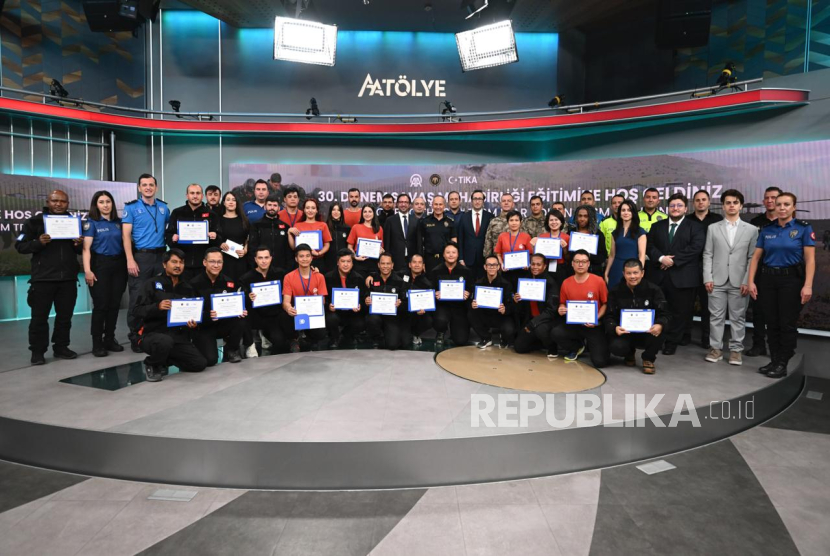 25 Jurnalis Tuntaskan Pelatihan Koresponden Perang di Turki