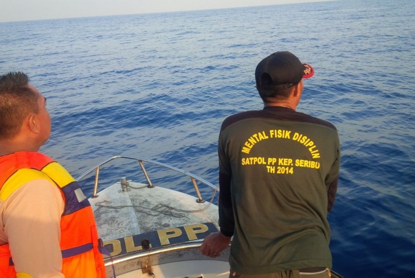 Prose pencarian korban kapal tenggelam di laut barat Pulau Panggang, Kepulauan Seribu, Sabtu (7/5).