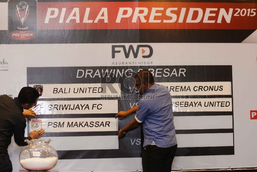 Proses pengundian babak 8 besar Piala Presiden 2015, Jakarta, Jumat (11/9).