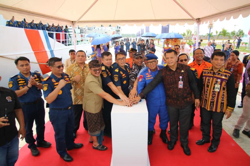 Proses peresmian Dermaga Kenavigasian Benoa Pelabuhan Benoa, Kota Denpasar, Bali, Kamis (21/3/2024).