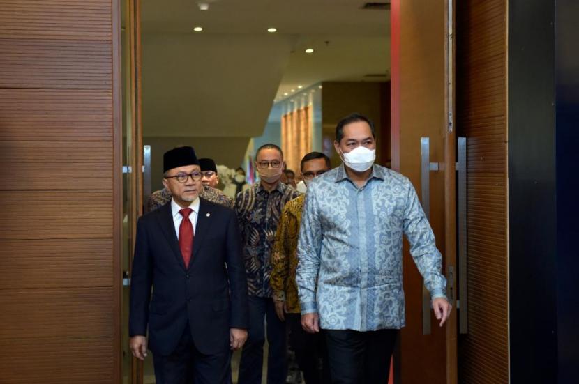 Proses serah terima jabatan (Sertijab) menteri perdagangan di Kantor Pusat Kemendag, Jakarta, Rabu (15/6/2022). Zulkifli Hasan ditunjuk Presiden Jokowi menggantikan Muhammad Lutfi. 