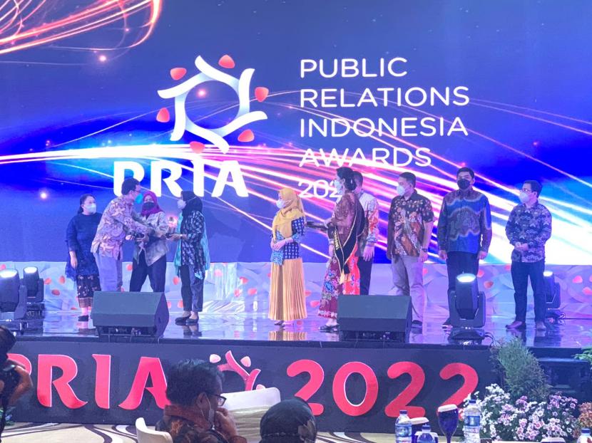 Prosesi pemberian penghargaan PRIA 2022 kepada Unisa Yogyakarta.