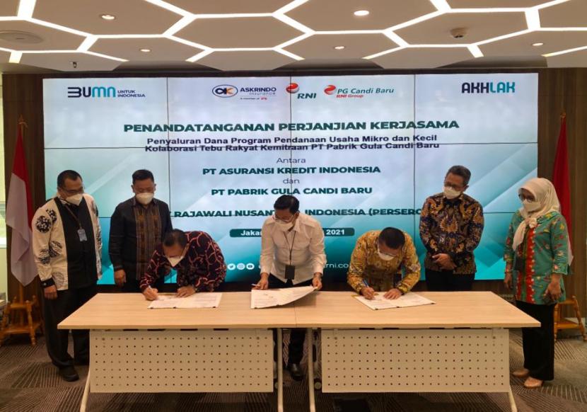 Prosesi penandatanganan perjanjian kerjasama antara RNI dan Askrindo, Rabu (8/12).