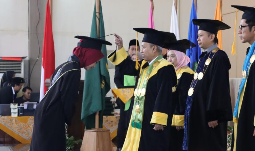   Prosesi wisuda pada acara Wisuda UIN Walisongo Periode November 2023.