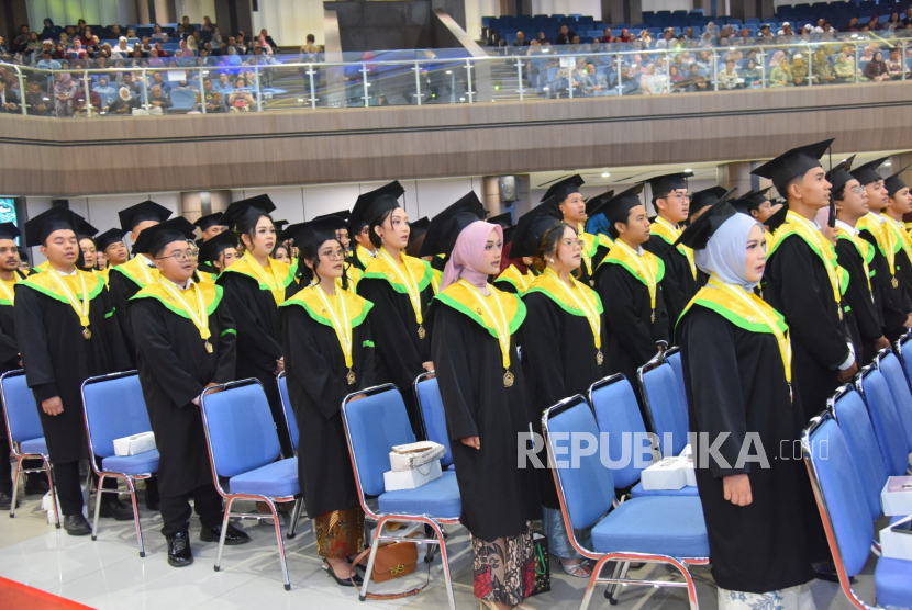 Unjani Cimahi Cetak Ribuan Lulusan Siap Kerja