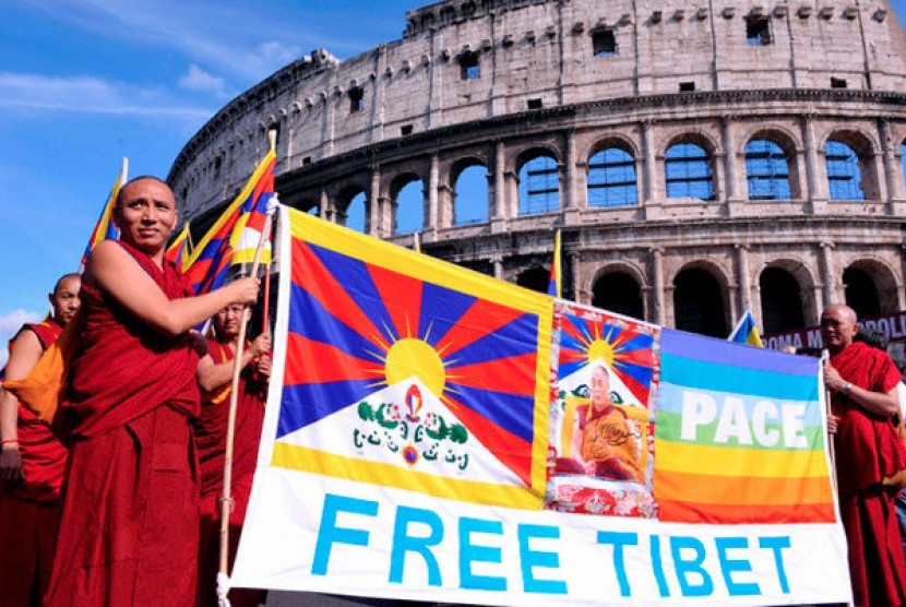 Protes pembebasan Tibet oleh sejumlah biksu aktivis