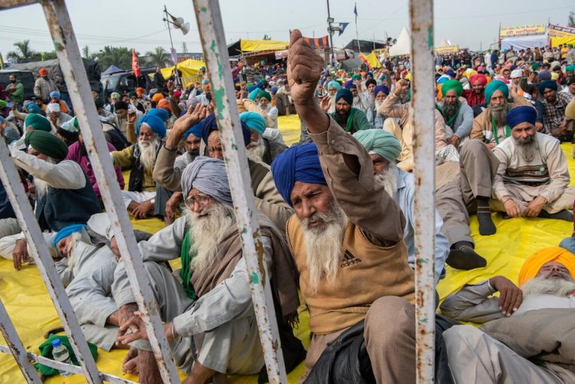 Protes petani India di pinggir New Delhi.