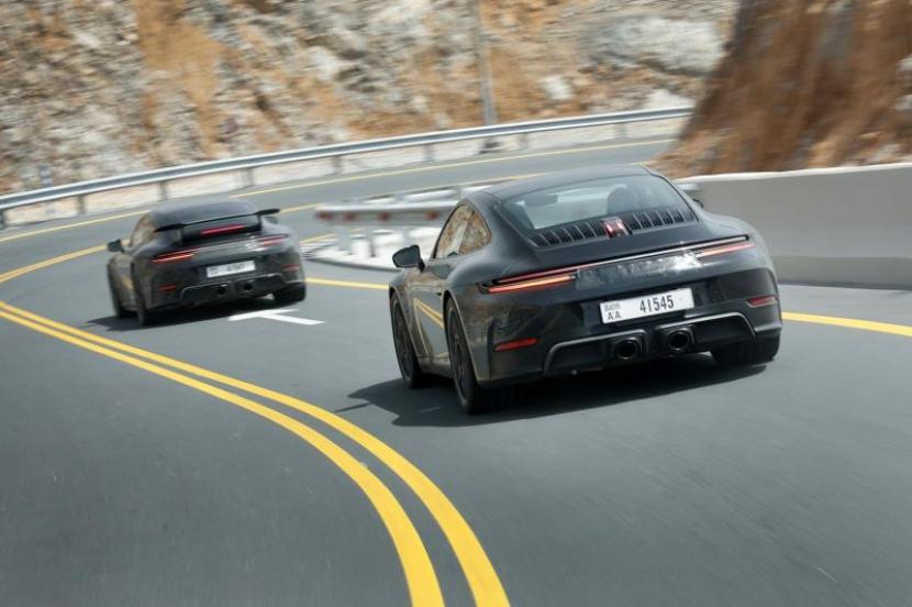 Prototipe Porsche 911 hybrid diuji coba di Dubai, Uni Emirat Arab.