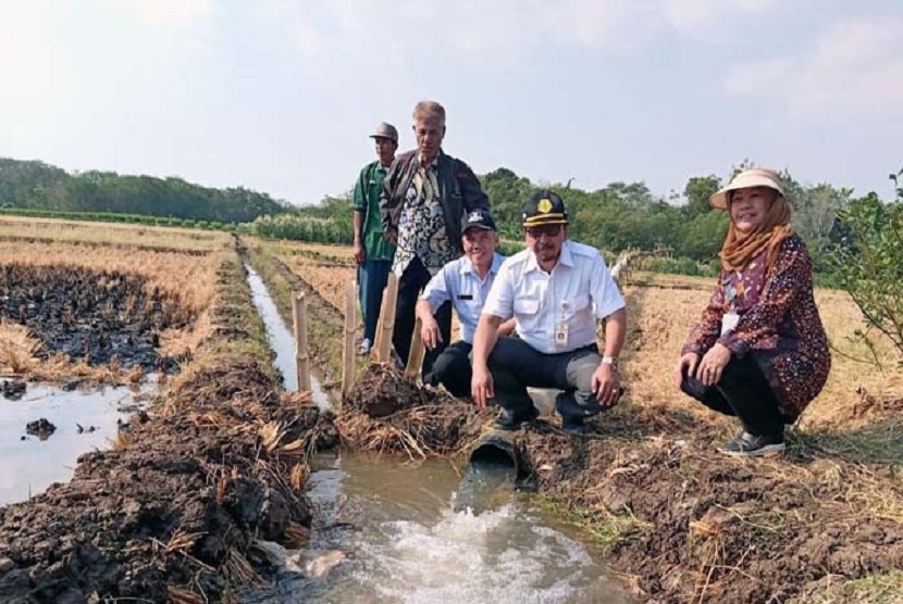 Provinsi Aceh dan Sumatra Utara berupaya memenuhi target kegiatan Integrated Participatory Development and Management Irrigation Program (IPDMIP) 2020. Seperti petani di Kabupaten Simalungun, Sumatera Utara yang berupaya mengembangkan diri antara lewat Sekolah Lapang (SL) yang digelar Integrated Participatory Development and Management of Irrigation Project (IPDMIP) bersama Kementerian Pertanian. 