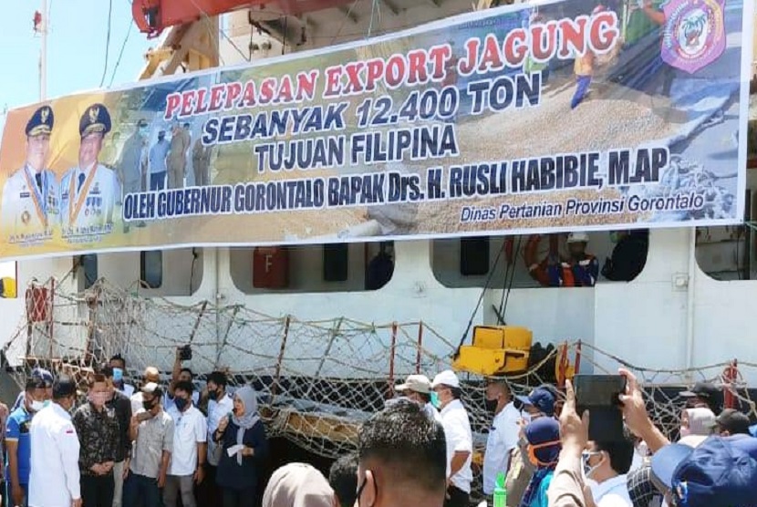  Provinsi Gorontalo berhasil memperoleh devisa Rp 44,9 miliar dari ekspor 12.400 ton jagung ke Filipina. Ekspor dilepas oleh Gubernur Rusli Habibie di Pelabuhan Anggrek Gorontalo Utara, Rabu (17/6). 