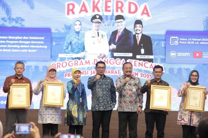 Provinsi Jawa Barat menggelar Rapat Kerja Daerah Program Bangga Kencana di hotel Holiday Inn Kota Bandung, Selasa (14/2/2023).