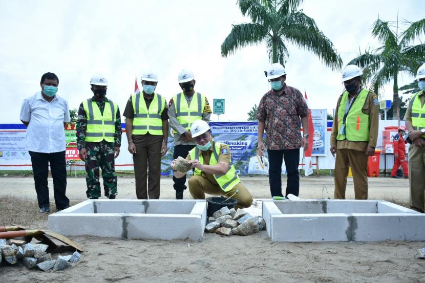 Provinsi Kepulauan Bangka Belitung (Babel) mendapatkan bantuan fasilitas pembangunan rumah sakit penanganan Covid-19 bertempat di RSUD Dr. (H.C) Ir. Soekarno, Desa Air Anyir, Kec. Merawang, Kabupaten Bangka.