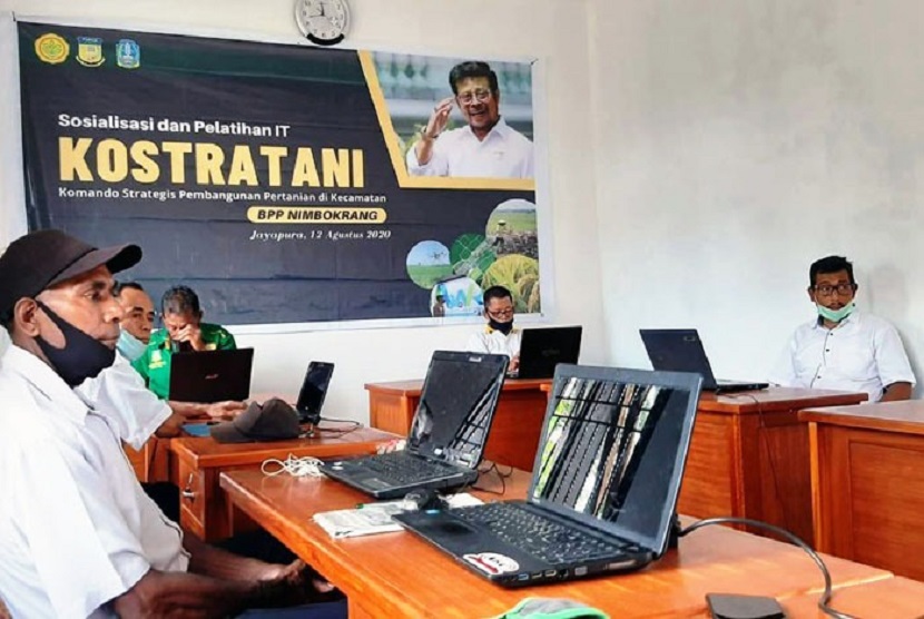 Provinsi Papua menjadi target utama pengembangan digitalisasi penyuluhan pertanian di tingkat kecamatan, dengan transformasi Balai Penyuluhan Pertanian (BPP) menjadi Komando Strategis Pembangunan Pertanian (KostraTani) yang digagas Mentan Syahrul.