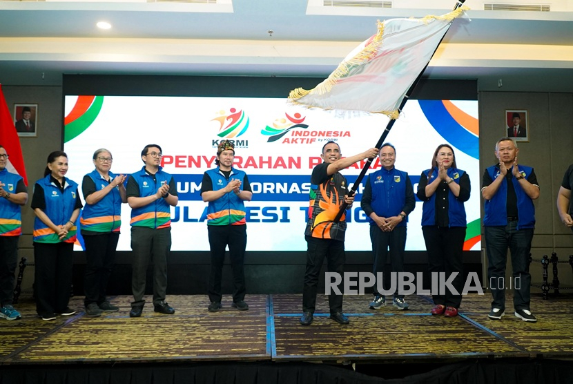 Provinsi Sulawesi Tengah (Sulteng) resmi ditunjuk sebagai tuan rumah Festival Olahraga Rekreasi Nasional (FORNAS) IX tahun 2027. Penyerahan bendera pataka sebagai simbol estafet tanggung jawab dilakukan dalam seremoni penutupan FORNAS VIII di Eks Bandara Selaparang, Mataram, Nusa Tenggara Barat, Jumat malam (1/8/2025).