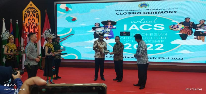 Provinsi Sumatera Barat (Sumbar) terpilih sebagai tempat ajang pertunjukan Beasiswa Seni dan Budaya Indonesia (BSBI) tahun 2023 mendatang. Keputusan ini ditetapkan usai penutupan BSBI tahun 2022 secara virtual, di ruang serbaguna Kantor Bupati Kukar pada Sabtu (23/7/2022)