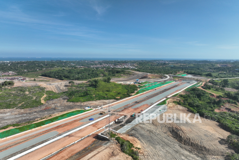 Proyek pembangunan jalan tol IKN seksi 1B.